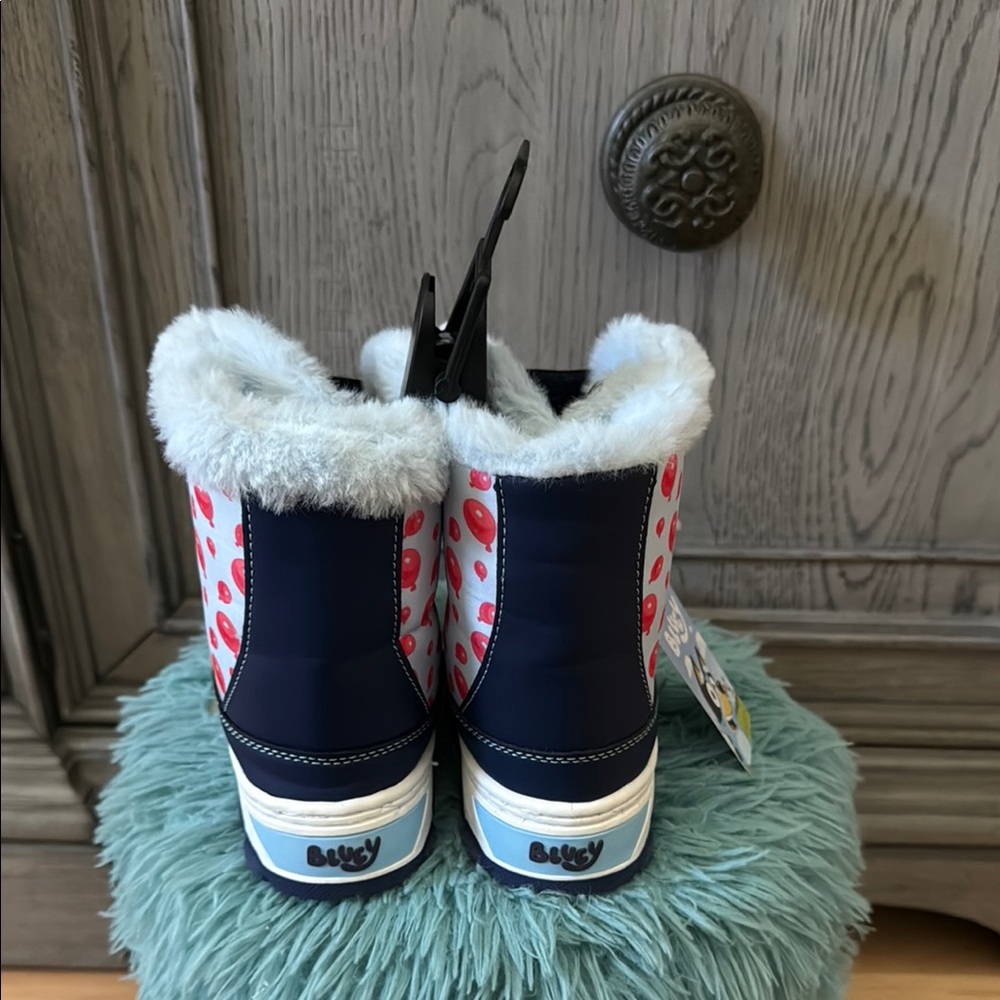 Bluey Kids' Winter Boots with Red and Blue Design - Picture 3 of 4